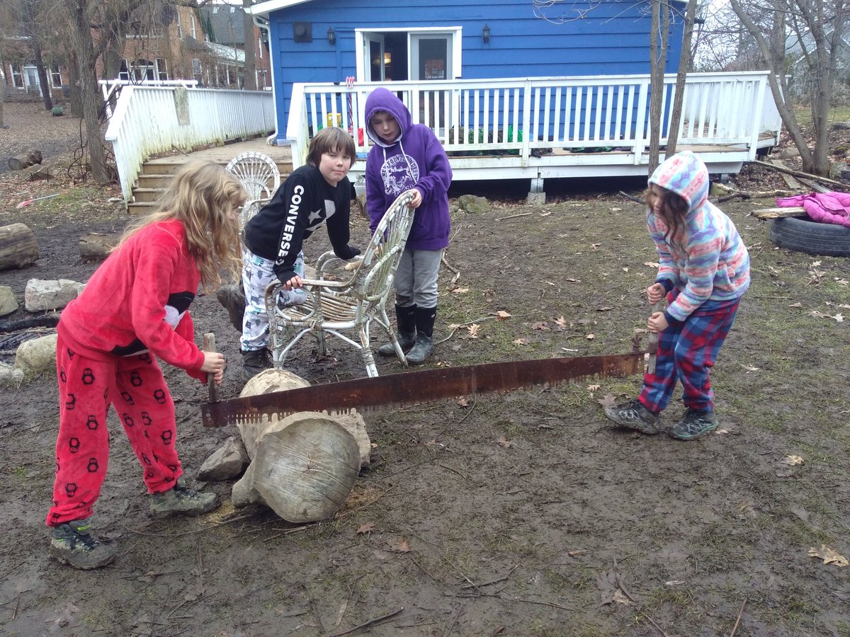 NatureNiagara's tweet photo. We saw some teamwork this Solstice! Happy holidays, everyone! #selfdirected #forestschool https://t.co/PIYmMYtehq