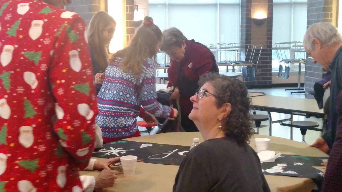 BtownHS142's tweet photo. Our Senior Citizens were greeted, entertained, and served by the best students ever! Our guests were so grateful for the wonderful morning that was provided by our Art Department, Music Department, and Student Council!  #OrioleKindnessandHospitality https://t.co/wMkoOs4Gda
