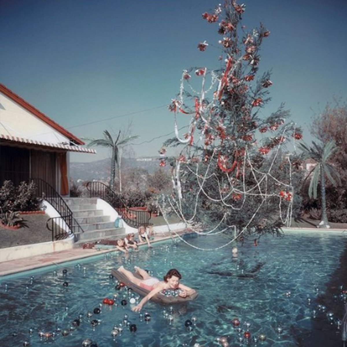 MyMissDirection's tweet image. Why we ❤️ Christmas in Hollywood... Wishing you Happy Holidays wherever you are!! #hollywood #LA #Christmas