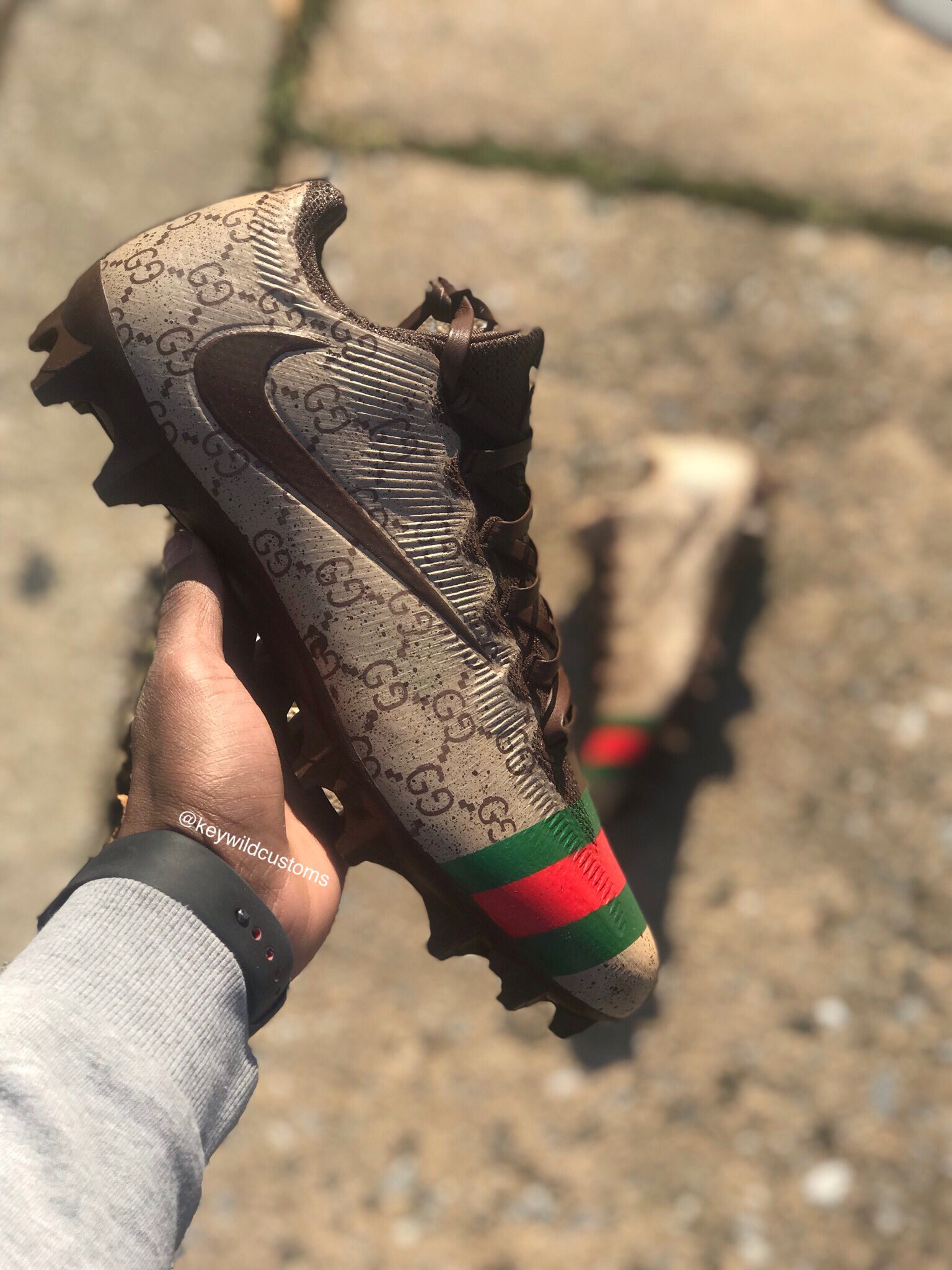 KWC on X: Gucci Gang! Nike Vapor Untouchable Pro Custom! •Size 10. Dm for  Serious Inquiries Only •Won't be the same price as a normal Nike cleat so  DONT EXPECT it to