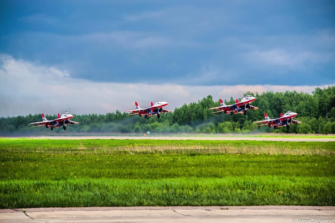 DvNUFRzXgAAdrnT.jpg:large