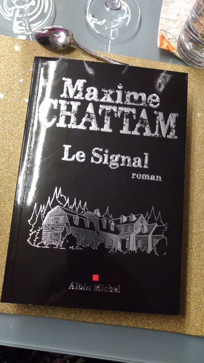 Alice_Loria's tweet image. Merci Père Noël pour mes futures nuits sans sommeil😊😊😊 @ChattamMaxime