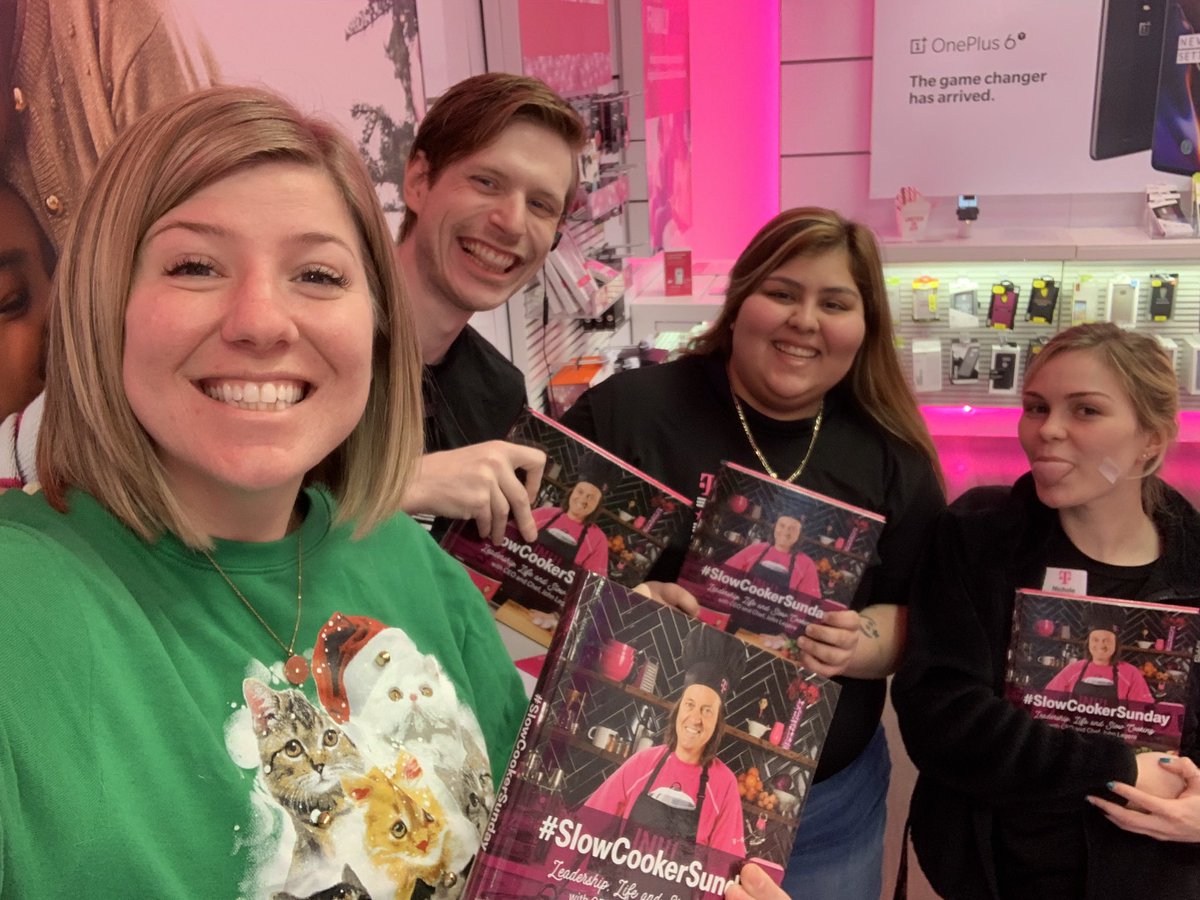 JessicaLHickman's tweet photo. Need a last minute holiday gift? Come by our Sunset Mall @TMobile in Portland to pick up a #slowcookersundaycookbook and help support @FeedingAmerica ! #CPJoyUs #uncarrier #giving @LeslieJohn214 @LAS_SAC https://t.co/J5mCWXkBUj