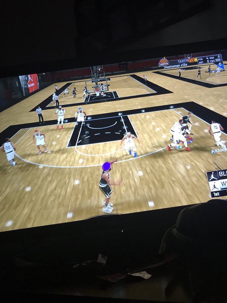 Huntsman_59's tweet photo. @NBA2K Ya’ll made a great game!!  In a pro-am match... 8 white jerseys and 2 black jersey. And all your servers are lagging and glitching for the holidays. Fantastic https://t.co/dklOaa0ttf