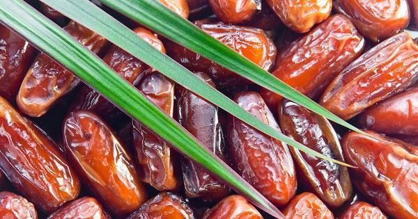 unpackedmedia's tweet photo. 6 wonderful ways to incorporate dates into your diet (lots of health benefits!) https://t.co/ZSS0oKk5p5 #DateNutBread https://t.co/qOEB4mAQfK