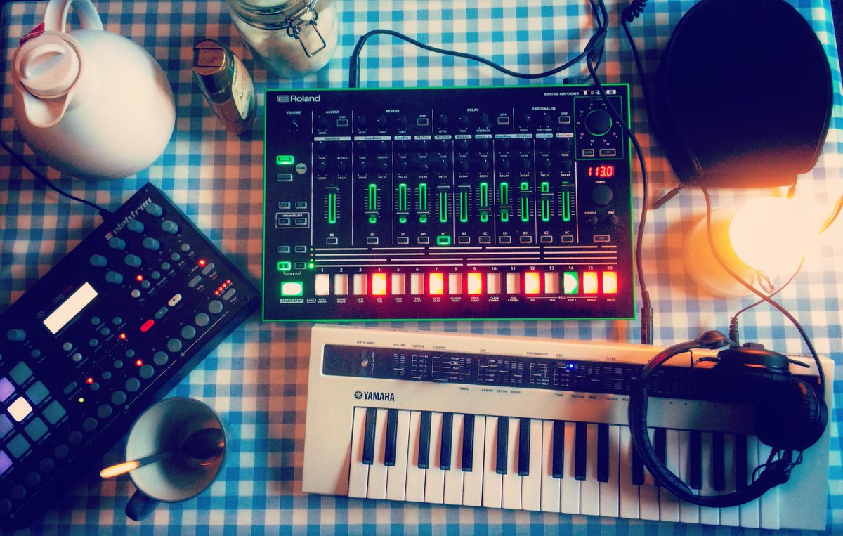 Clockbeats's tweet photo. Even at Christmas, stay updated with music news, follow our blog!
https://t.co/63dAwUjMLE 🚀 🚀 

#blog #music #news #clockbeats https://t.co/2PqAKYgxq0