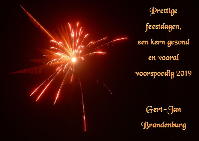 Aan het knutselen voor al mijn volgers, uit eigen doos, voor de beste wensen met een virtuele postzegel maar niet minder gemeend.