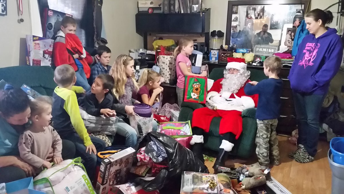Christmas Miracle #2
We heard about a family
(in Dresden) that needed some help this Christmas
A family with 9 kids
30 of us surprised them with their gifts &amp; more.
-A new Couch 
-Washer and Dryer.
-10 New beds
-Bunk Beds
-A turkey dinner &amp; $2500 in groceries. #Giving #Blessed