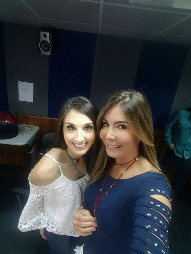 Muchos son los recuerdos bonitos, y los afectos, que guardamos de lo que fue nuestra gira de medios. Aquí compartiendo con la espectacular <a href="/gibelli_viviana/">Viviana Gibelli</a>. #InspiraciónLoew #AmamosLoQueHacemos