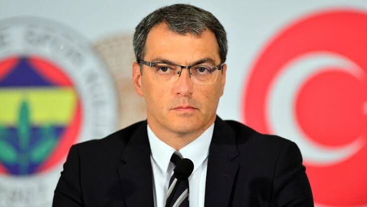 Senin a**q derhal tekmenin vurulması lazım bu futbol katiline #ComolliİSTİFA