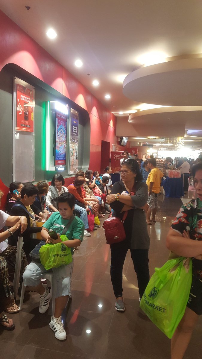 xojmdcm's tweet photo. Thank you mga lola for supporting JackEmPopoy Movie thank you and Godbless po.. aga nila pumila

SM Fairview 

Merry Christmas !
#JackEmPopoyUnangPanoorin https://t.co/TRQaIoCyUX