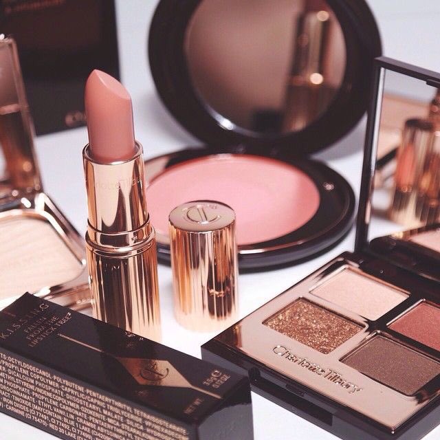 Just gonna leave these gifts here for my girl, <a href="/adcrkble/">Dylan</a>. Merry Christmas baby!!❤️💚❤️💚