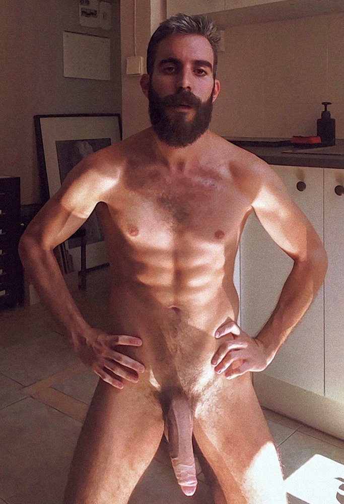 hunglatinos's tweet photo. SEEMS LIKE A PIECE WORTH TRYING 🤔🍆💦 #BigDickPapi https://t.co/6ZdAlsoA8E