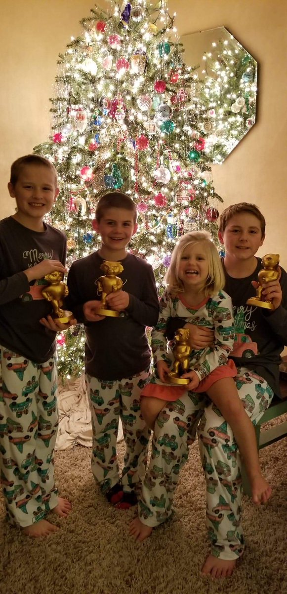 chesick8's tweet photo. All I want for christmas is a golden bucky!  #buckyonparade @Kariadams08 @krhansen17 @DefCoachAdams https://t.co/wN3lm5EKB0