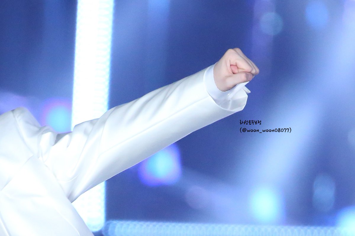 ☁171225 가요대전 - 무보정☁

딱 1년 전 갓기 (+꿀주먹
메리크리스마스🎄🎁

🚫크롭 및 2차가공금지🚫
#WANNAONE #HASUNGWOON #워너원 #하성운 #갓성운 #하떵웅 #구르미 #하성운무보정  #☁