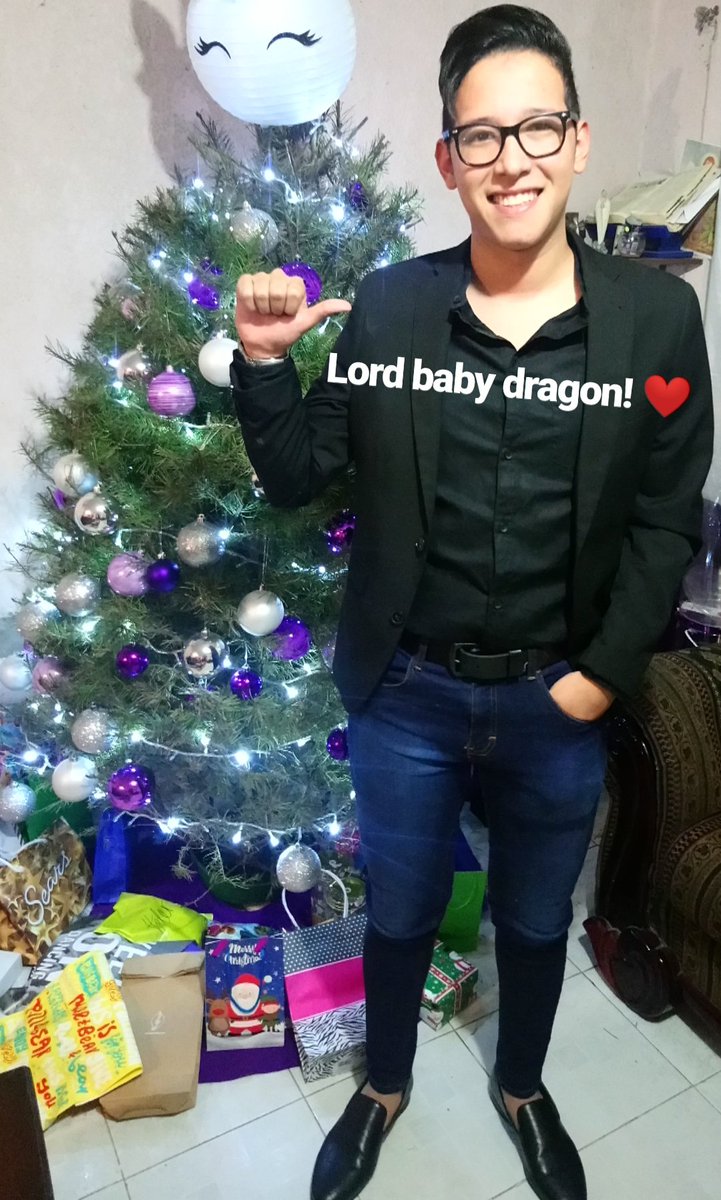 Feliz navidad a todos mis babydragons! Un gran abrazo chiquitines 🎅♥️ instagram.com/garyclashroyale
