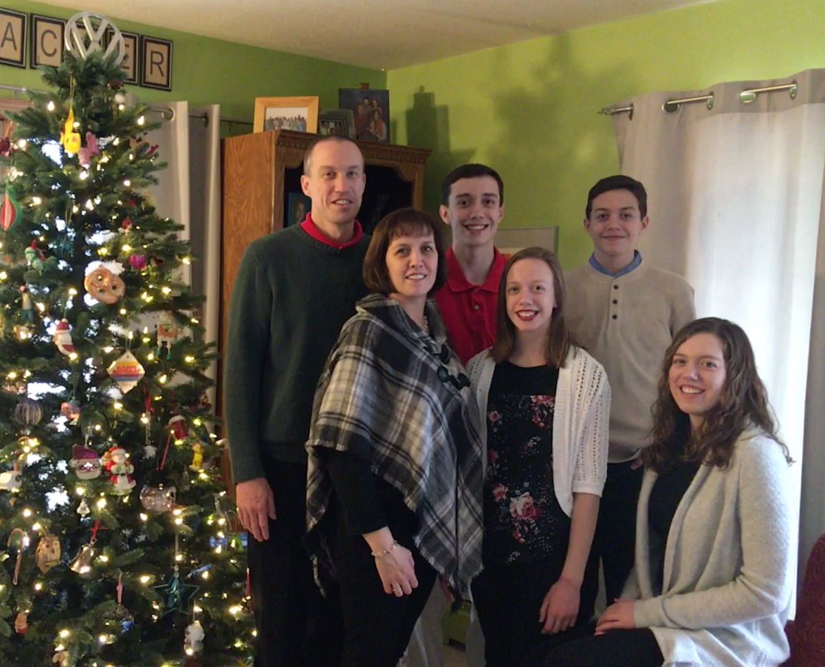 tsvanacker1's tweet photo. Merry Christmas from the Van Acker’s https://t.co/LtxhMAlJmC