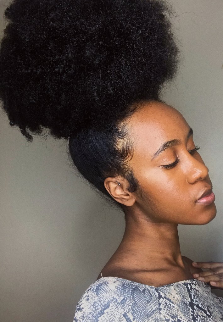 It's all about keeping the edges sleek for Christmas. 🌲#AffirmCare Sensational Edges offers long-lasting hold.💕 bit.ly/SensationalEdg…