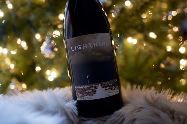 Merry &amp; Bright. ⚡️
_____

#lightningwines #christmas2018 bit.ly/2CxSeYE