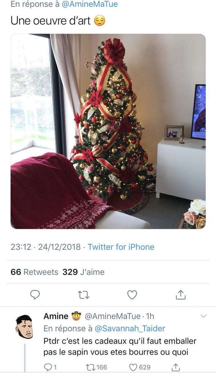 TopDesTwittos's tweet photo. Pendant ce temps sur Twitter https://t.co/H58KFUmWVg