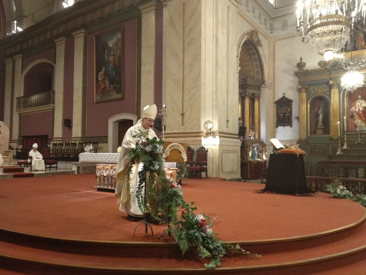 ICM_uy's tweet photo. "El don de encontrar a Dios lo tenemos todos los hombres", dice el Cardenal @DanielSturla en la Misa de #Nochebuena 🙌 #NavidadConJesús https://t.co/UyP62U4l0V