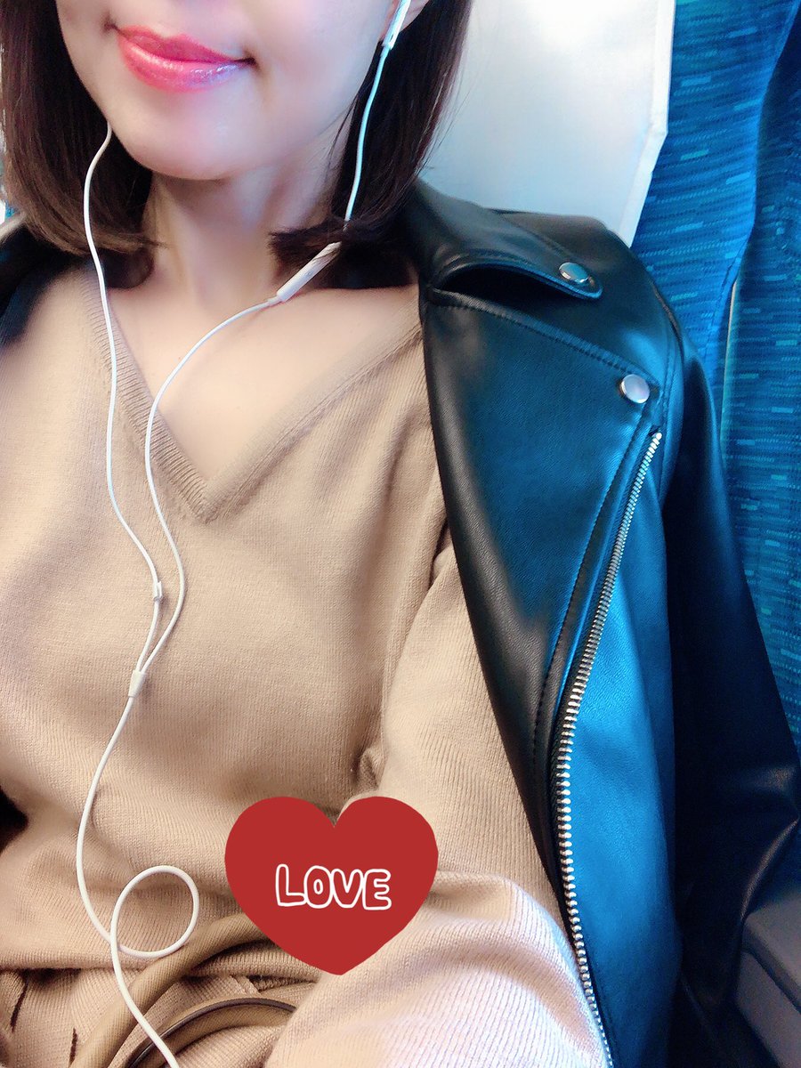 misakihug3i's tweet photo. *
今日から京都出張
行って参ります
こんな素敵な好機は
繋いでくださった方々の
まごころのお陰さま♡
心を込めて
よろこびと感謝の気持ちを・°*
お届けできますように♡
*
街中が一番幸せな光景になる季節
みなさまに素敵なChristmasが
訪れてますように💝
#hughealing https://t.co/AVzL5dJkEv