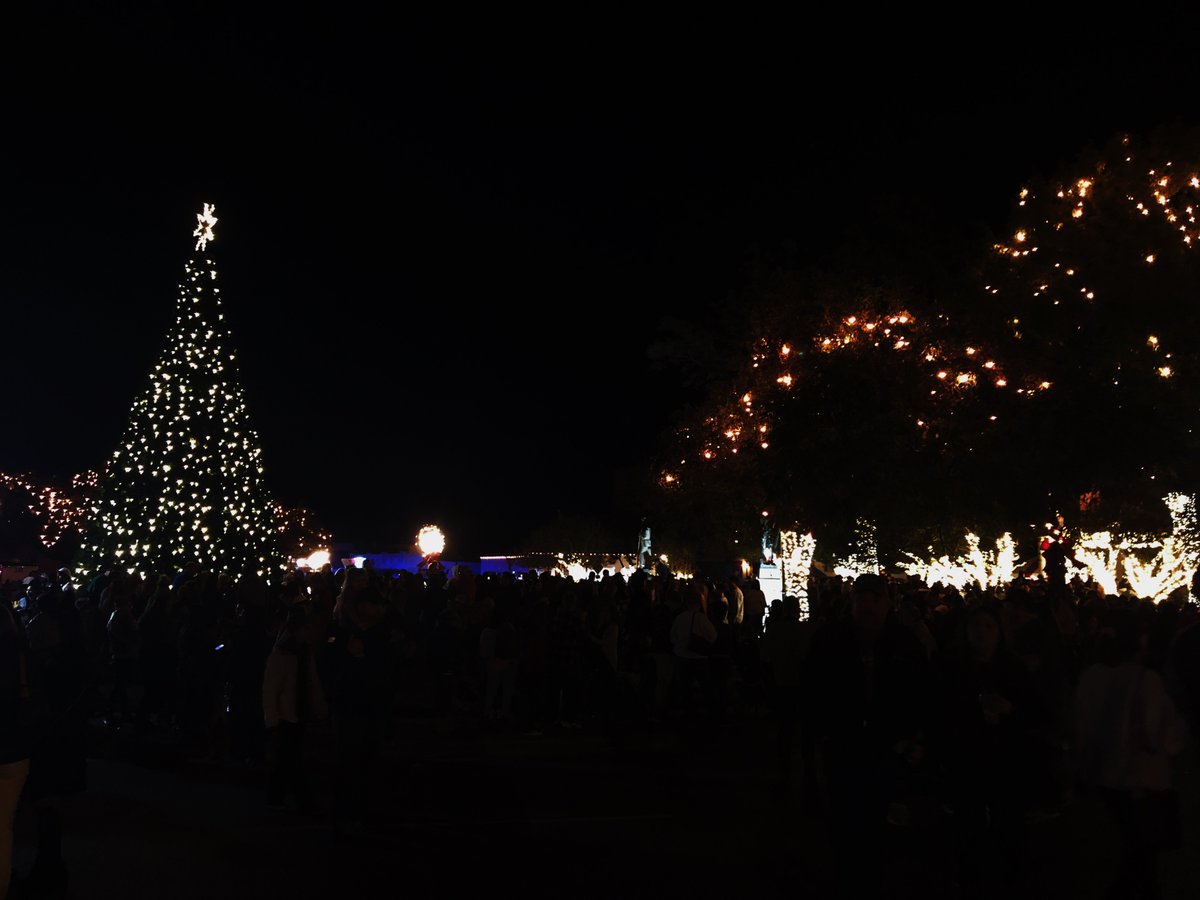 VantMarketing's tweet photo. 'Twas the night before Christmas, when all through the house,
Not a creature was stirring, not even a mouse;
The stockings were hung by the chimney with care,
In hopes that St. Nicholas soon would be there. https://t.co/4jJ3cigPPA