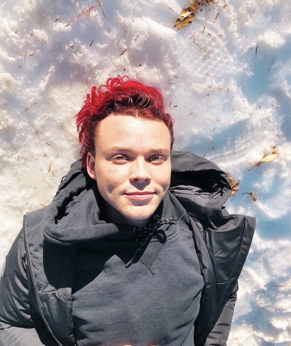 tre_fairchild's tweet photo. @AliceRo_man got bored today and dyed my hair. https://t.co/m2ur8ODbNN