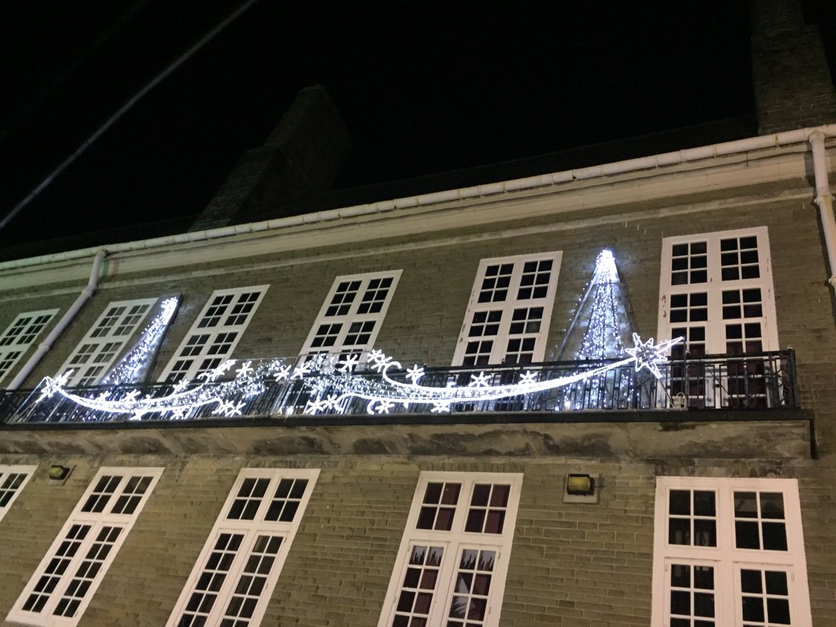 BookJudas's tweet photo. #NeuaddYSir #CountyHall #Caerfyrddin #Carmarthen #SirGâr #SirGaerfyrddin #Nadolig #Nadolig2018 #Christmas #goleuadau https://t.co/6I8pDPzHfD