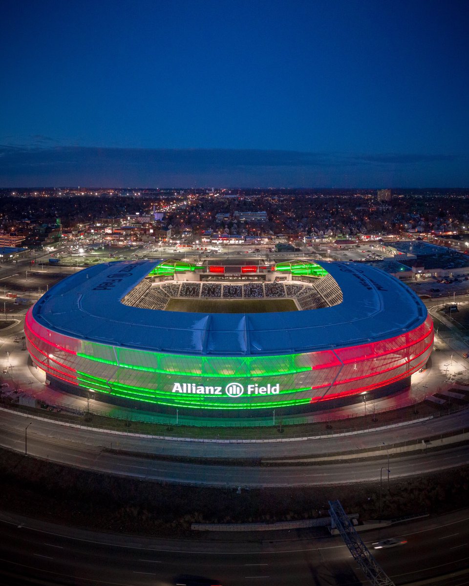 nklokphoto's tweet photo. Santa’s-eye-view over Allianz Field on Christmas Eve
#MNUFC #MLS #AllianzField https://t.co/sZJptUX0hu