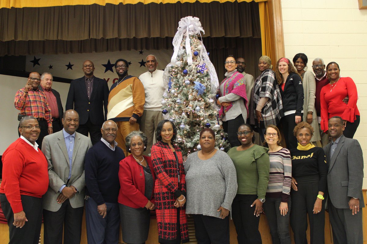 apsadulted's tweet image. The staff of APS Adult Education Center wishes a Happy Holiday Season to all.
#Englishclass #GEDclass #NewYearsResolutions #success #bestlife #visionboard #Atlanta #ATL