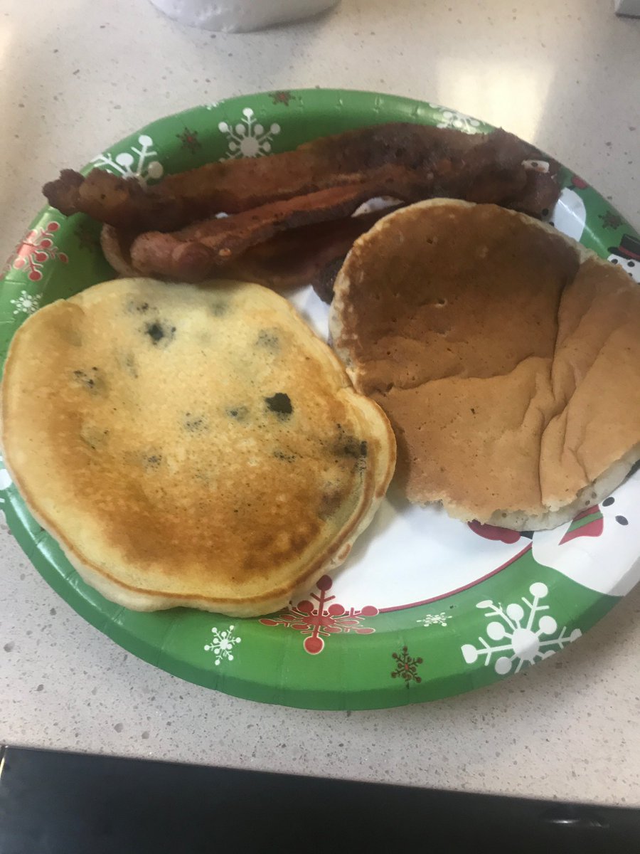 Katie94603725's tweet photo. Yay #ChristmasEve! We had lots of food! And My #boss even saved me pancakes and bacon! ๐คฃ #HD0735 is a snug as a bug in a rug thanks to the help of our hard working associates! #santa came to check on us too!
@CoveredwIcing @NickieWilhelm @BIBPhotography @HDWoodyB115 https://t.co/wpP8ZNsrMb
