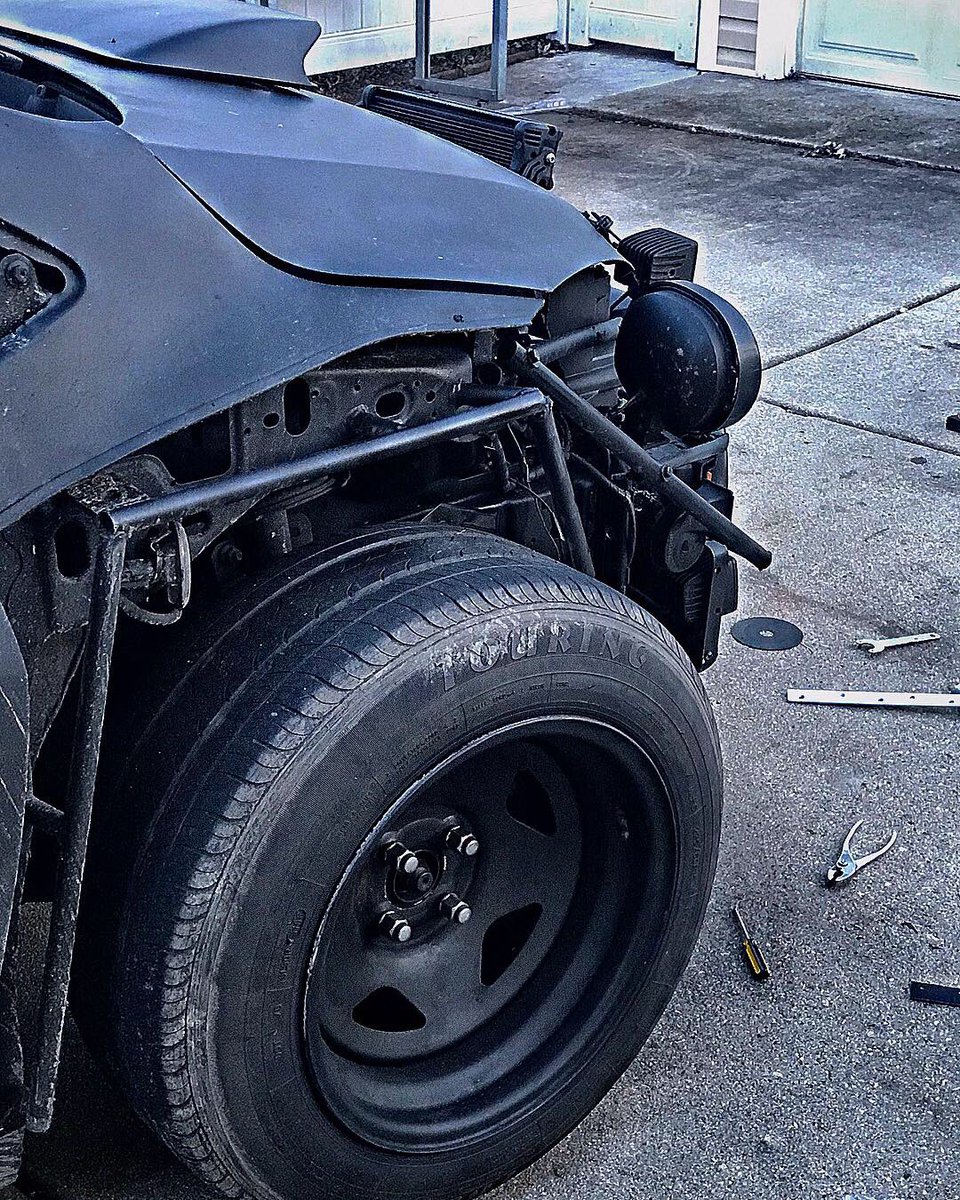 PandaVenge's tweet image. Merry Christmas everyone!  #Buildupdate Tube front fenders fully done now. Just needs to be cleaned up a little. Probably the last change for 2018.  #projectcar  #thegambler500  #cyberpunk #rally #sport2 #offroadingtwo  #madmax #chicagocarscene #mazda2 #modified