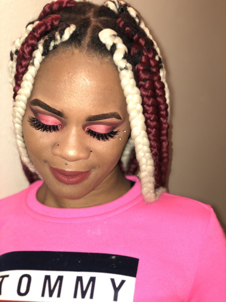 Neccy_Pooh's tweet image. MUA: @Neccy_Pooh💄 
Model: Dezy MrsYoung Don Miller🌺 

-Crayoncase “Watch Me Blush” Palette 
-Crayoncase Highlighter 
-35B Morphe Palette 
-3D Lashes 
-Matte Lipstick 
-Full Face Service
#upcomingMUA #dallas #beatbyJenise #cutcrease #MUA #happyclient #morphebrushes #nyx ✨🤞🏽💖
