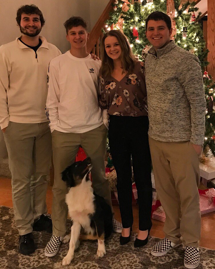 BYBryceYoung's tweet image. Love having @young_man11, @cooperyoung0, @camry987 @chase25young &amp;amp; Stella (Australian Shepard pictured but no Twitter account yet) home for Christmas 🎄 #youngfam