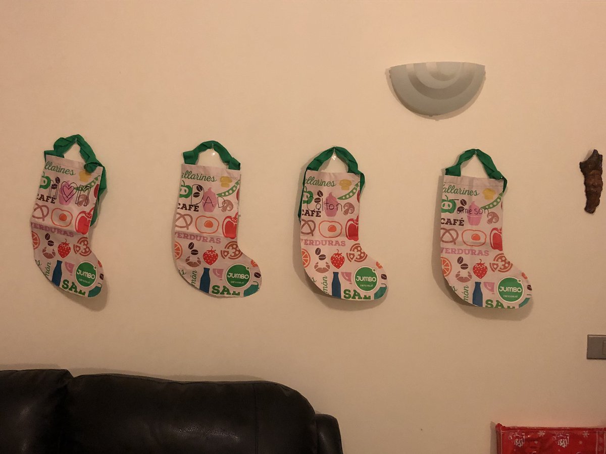 _tnwhite's tweet photo. #expatbagger  ALL the decorations were sold out by Dec. 18, so I had to make Christmas stocking out of re-useable shopping bags. @Bradm14 https://t.co/ttmOtEvhG4