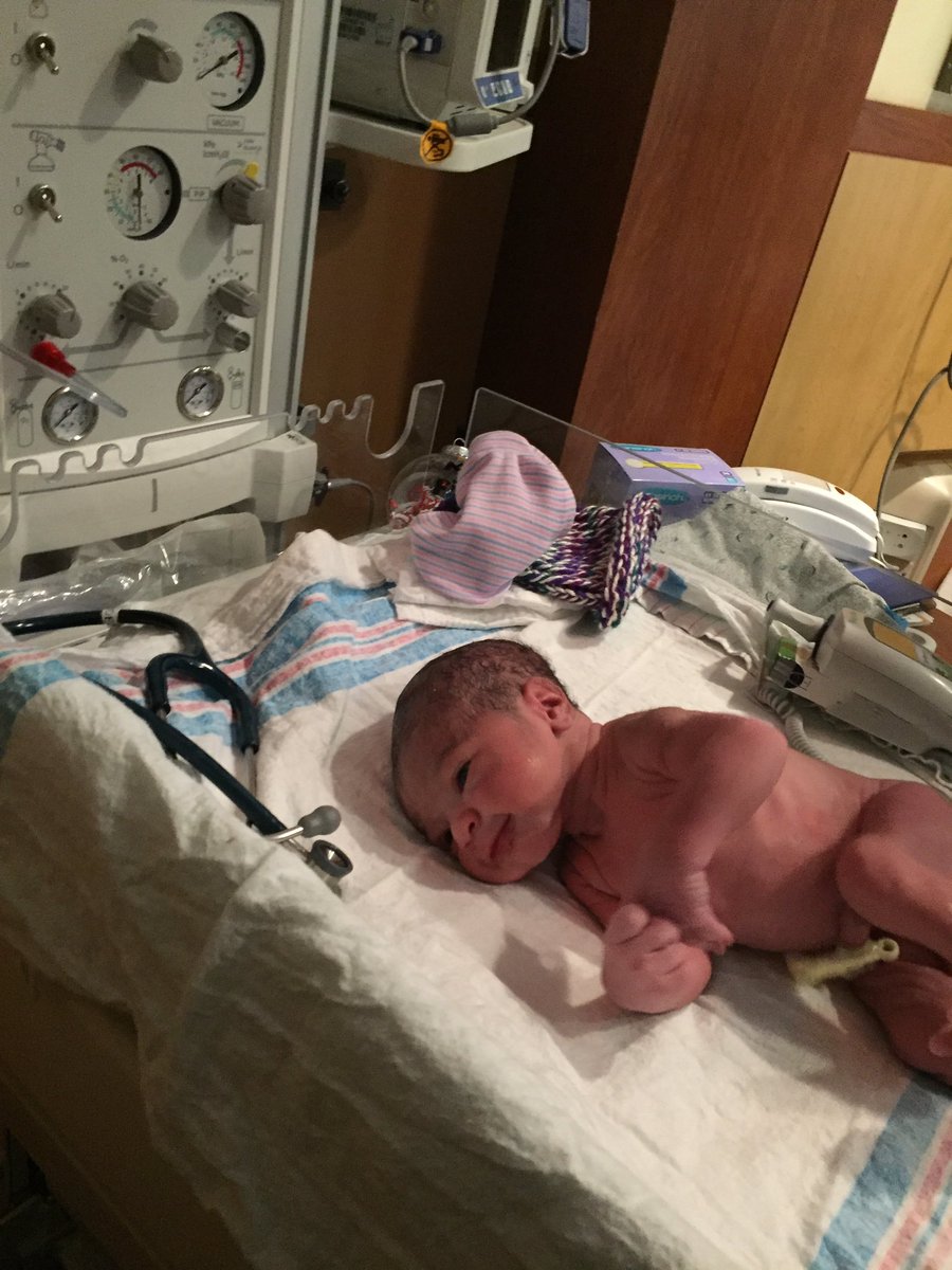 _StackinChips's tweet image. , Dec. 24th, 8:39 6lbs 6oz.. DBII 😩🙌🏾🤞🏾🖤