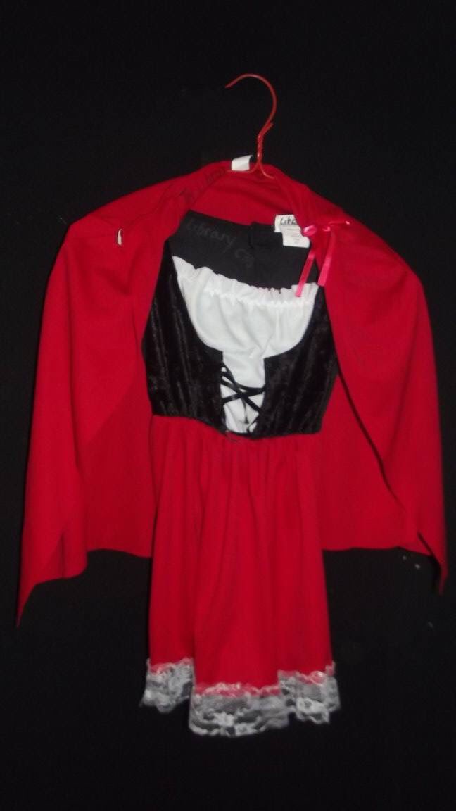 Red Riding Hood child’s costume
#childroleplay #childcostume #redridinghood #dressup #imagination #toylibrary #nwdenvertoylibrary #denvertoylibrary #toylendinglibrary #toylendinglibrarydenver #childrenstoys #checkouttoys #borrowtoys #play #indoorplay #kidsplay