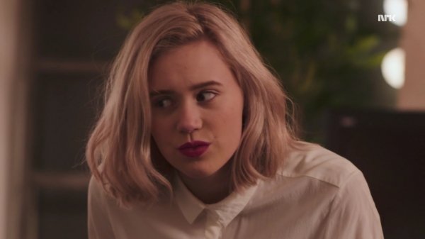 AblazedHope's tweet image. Lucy trying to figure out what she wants to do with her settlement as @RaisedByCrowz is asking her questions because she really didn't think he would get on the boat.