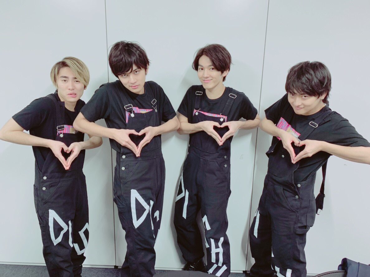 DISH_KOBAYASHI's tweet photo. DISH//7歳のお誕生日おめでとう! ★
いつもほんまにありが��う ~ (´；ω；｀) 
ほんと大好きです♡
 
2011☞ 2018 = 7 YEARS ★

#DISH ★
#DISH7thBIRTHDAY 
#DISH結成7周年おめでとう https://t.co/smA8YrlheP