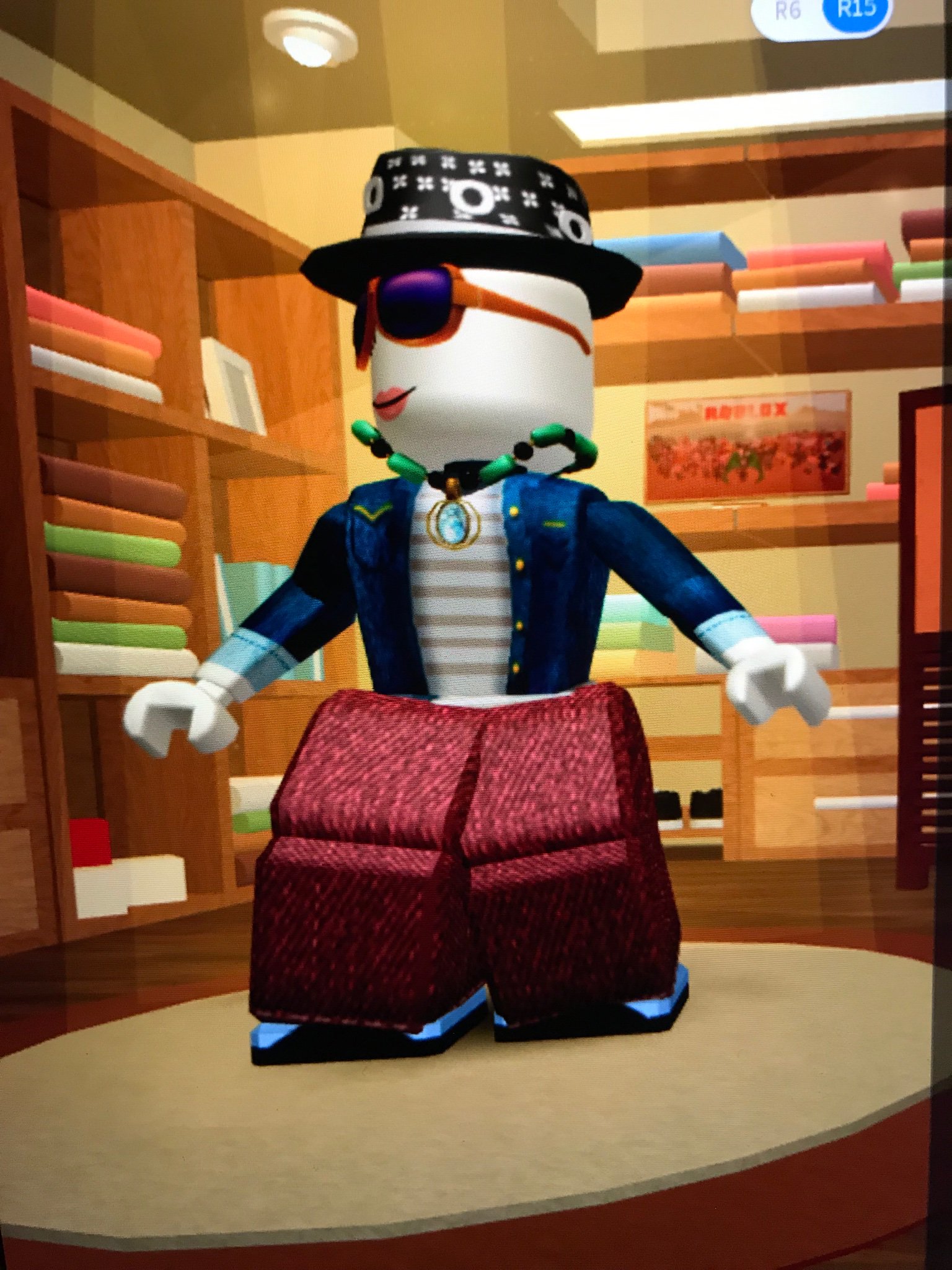 Chadthecreator On Twitter I Made My Girlfriend S Mom A Roblox Account She Wanted One And Made Her Avatar A Part Of The Thick Leg Gang - how to have thick legs in roblox 2020