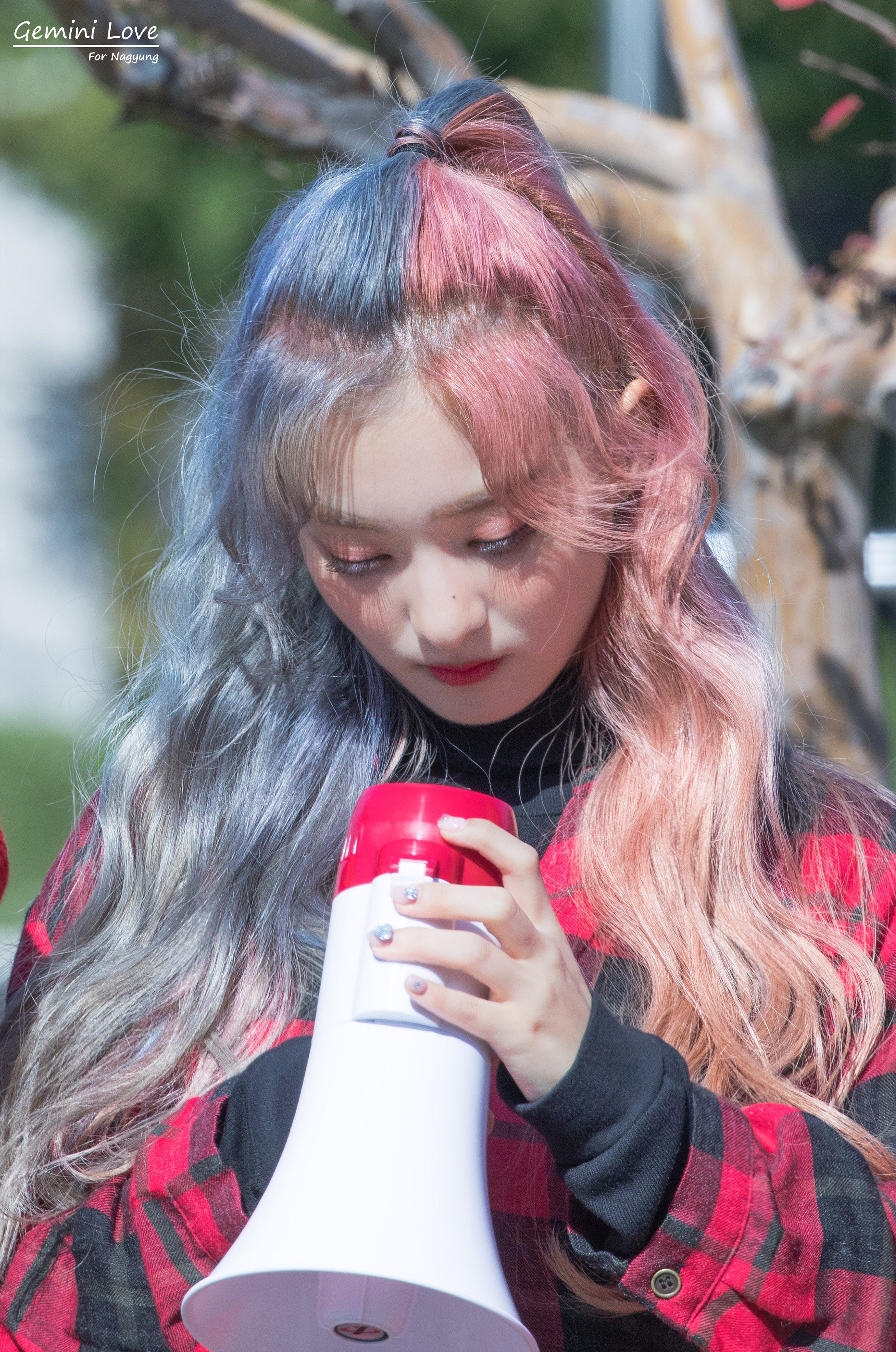 DvPCKdIU0AA0HF7.jpg:orig