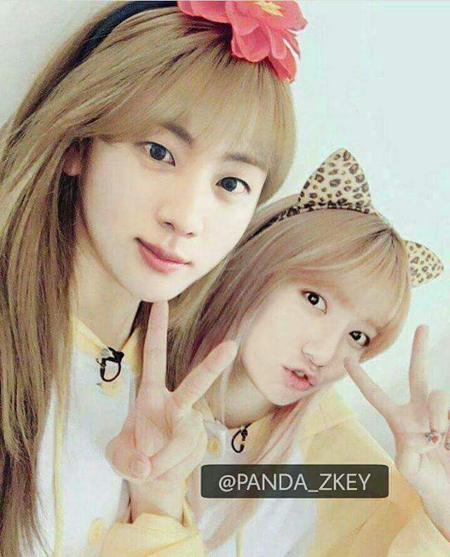 twt_mona's tweet photo. Merii christmas army 🎄🎄🎄🎂🎁🎁🎀god bless you ...luv you so much all so happy to being part of this worldwide family thank you @BTS_twt for letting me know such wonderful peoples😍😘😘 @BangtanINDIA @JungkooksLove97 #BTSARMY #IpurpleYouDay #indialovesbts #indianbtsarmy https://t.co/ThAAEi20ti