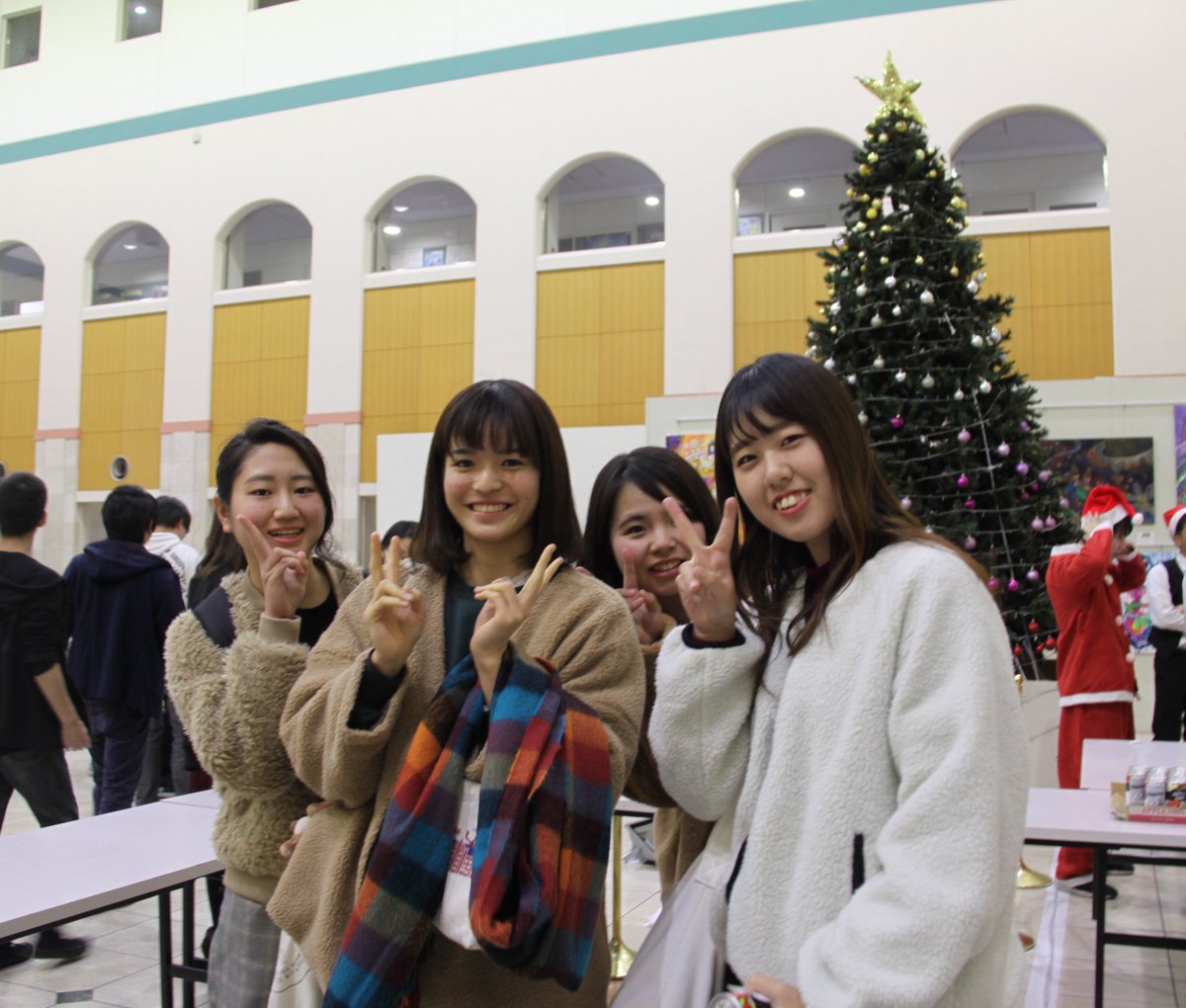 東日本栄養医薬専門学校 12月21日に学生会主催の クリスマス会 がありました カッコいいダンスやバンド 先生たちによる面白い出し物 豪華な景品が当たる抽選会などがあり大盛況でした ちょっと早いクリスマスを楽しめましたか V 東日本栄養医薬専門学校 12月21日に学生会主催の クリスマス会 がありました カッコいいダンスやバンド 先生たちによる面白い出し物 豪華な景品が当たる抽選会などがあり大盛況でした ちょっと早いクリスマスを楽しめましたか V