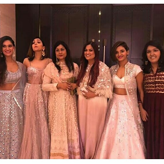purely_shaktian's tweet photo. ❤❤❤
#shaktimohan #mohanshakti #mohansisters #mohanfamily @mohanshakti @neetimohan18 @kmohan12 @muktimohan https://t.co/kVVy9gUPPf