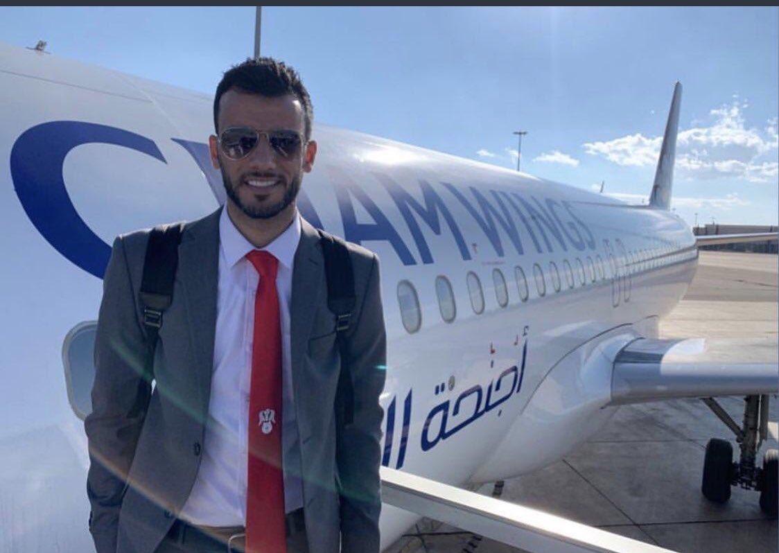 FcAhlilive's tweet photo. مدرب منتخب سوريا شتانغه يمنع عمر السومة من العودة الى السعودية خوفاً عليه من الارهاق 
ولكن عمر السومة يصر على السفر لخوض المباراة القادمة مع #الأهلي .. https://t.co/vl5rr4M625