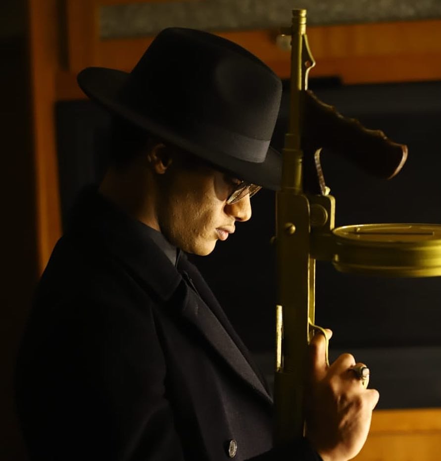 بيقولو العاصفة جاية شديدة اخر السنة 🧐؟
#مافيا #محمد_رمضان
<a href="/Mohamed_Ramadan/">Mohamed Ramadan</a>