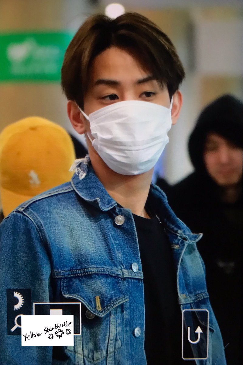 YStarthistle's tweet photo. 181225 ICN 입국

@official_UN_B @2014_HOTSHOT
#더유닛 #UNB #유앤비 #kohojung #고호정 #호정 #HOTSHOT #핫샷 https://t.co/1TImpKHXaB