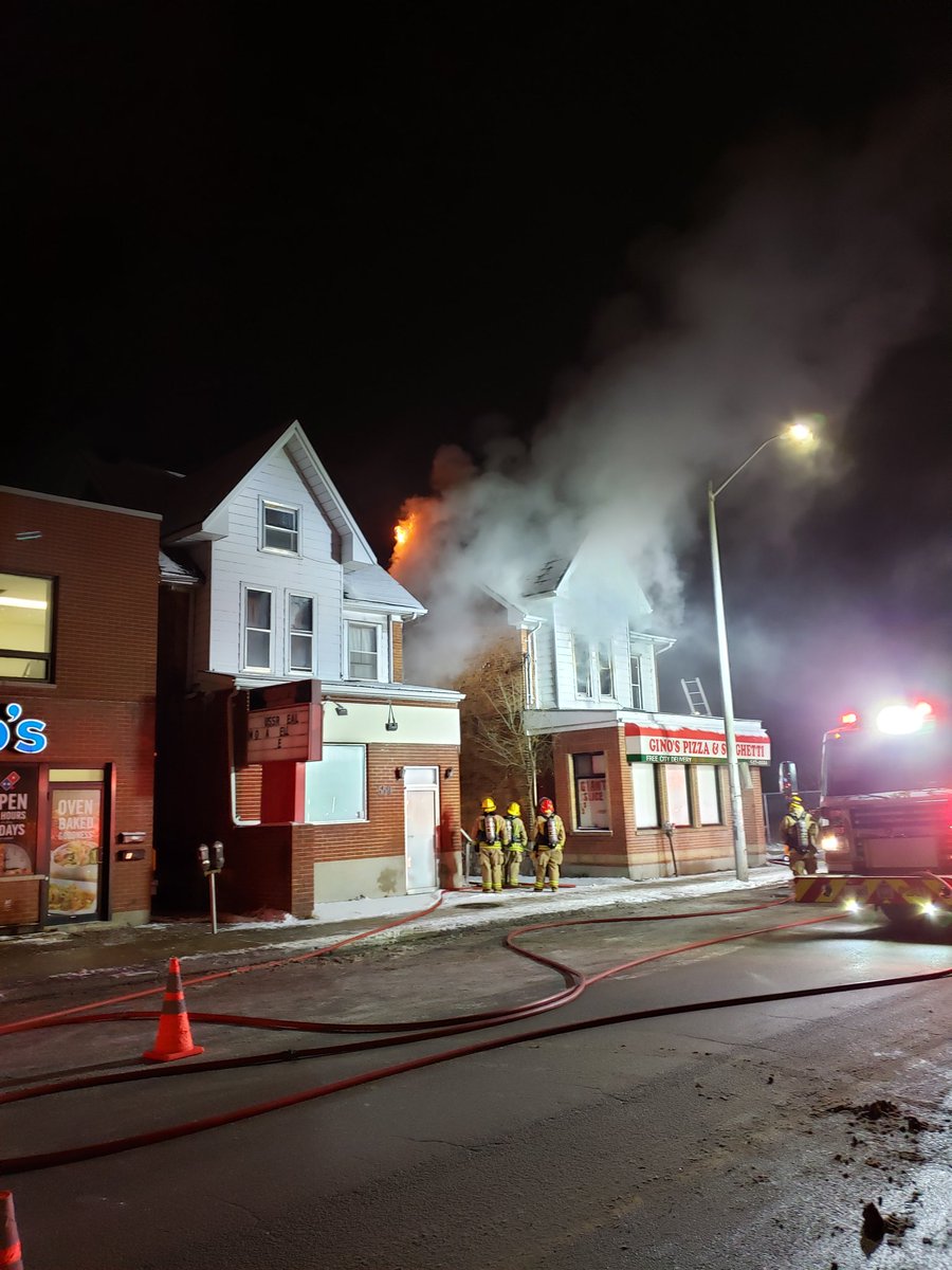 jbitsall81's tweet photo. @MIHomeYGK @FRM_YGK old Gino's building fire. Another abandoned building. https://t.co/shEbac3LXP