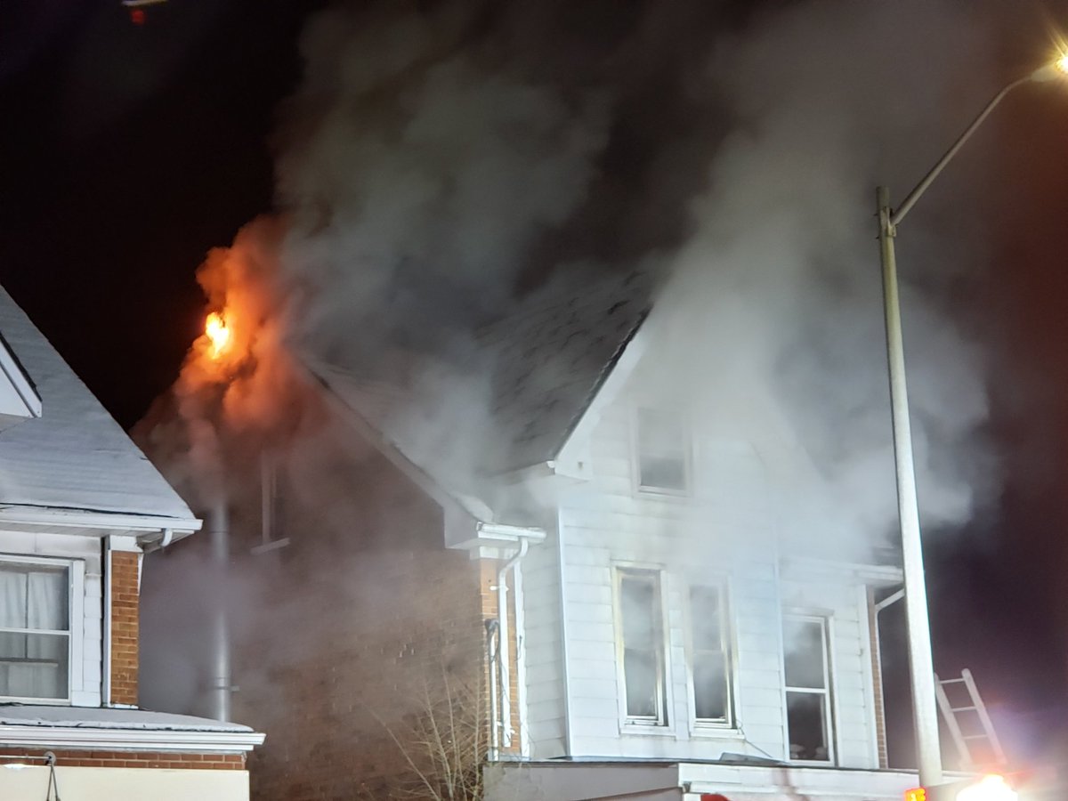 jbitsall81's tweet photo. @MIHomeYGK @FRM_YGK old Gino's building fire. Another abandoned building. https://t.co/shEbac3LXP